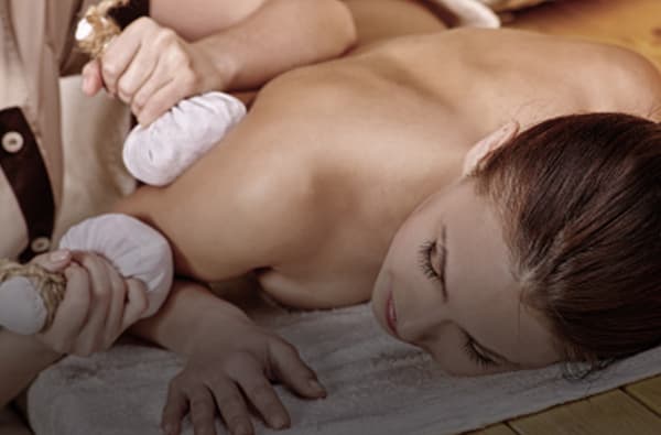 Montra Health Massage - centralwOrld 2nd floor massage shop photo 9